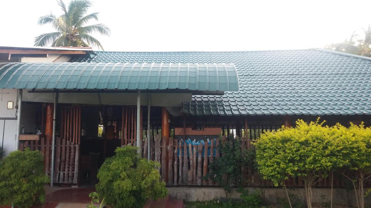 Shan Guest And Restaurant 尼拉瓦利 外观 照片
