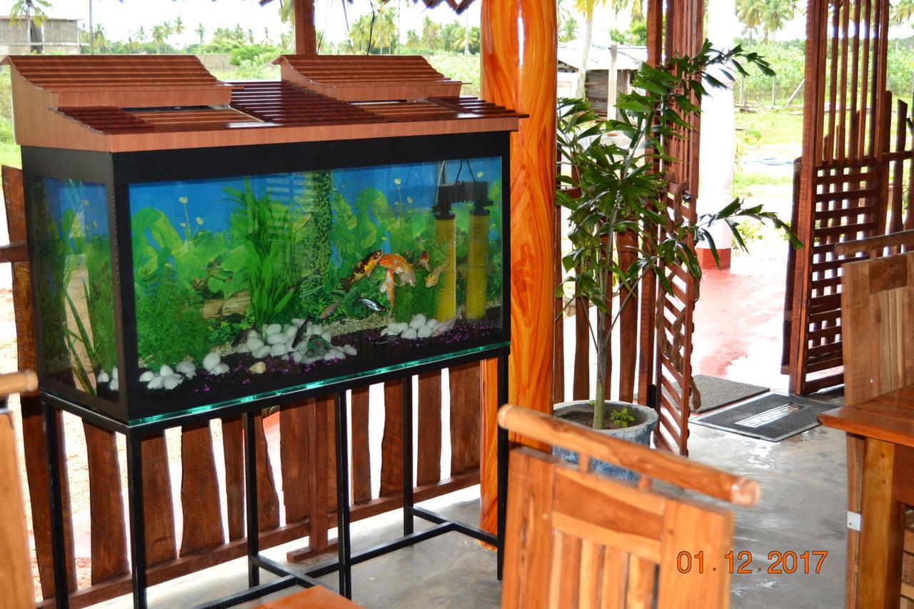Shan Guest And Restaurant 尼拉瓦利 外观 照片