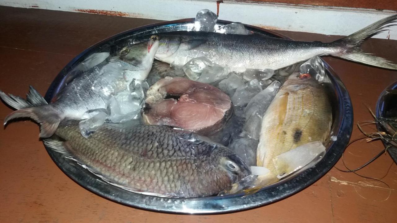 Shan Guest And Restaurant 尼拉瓦利 外观 照片