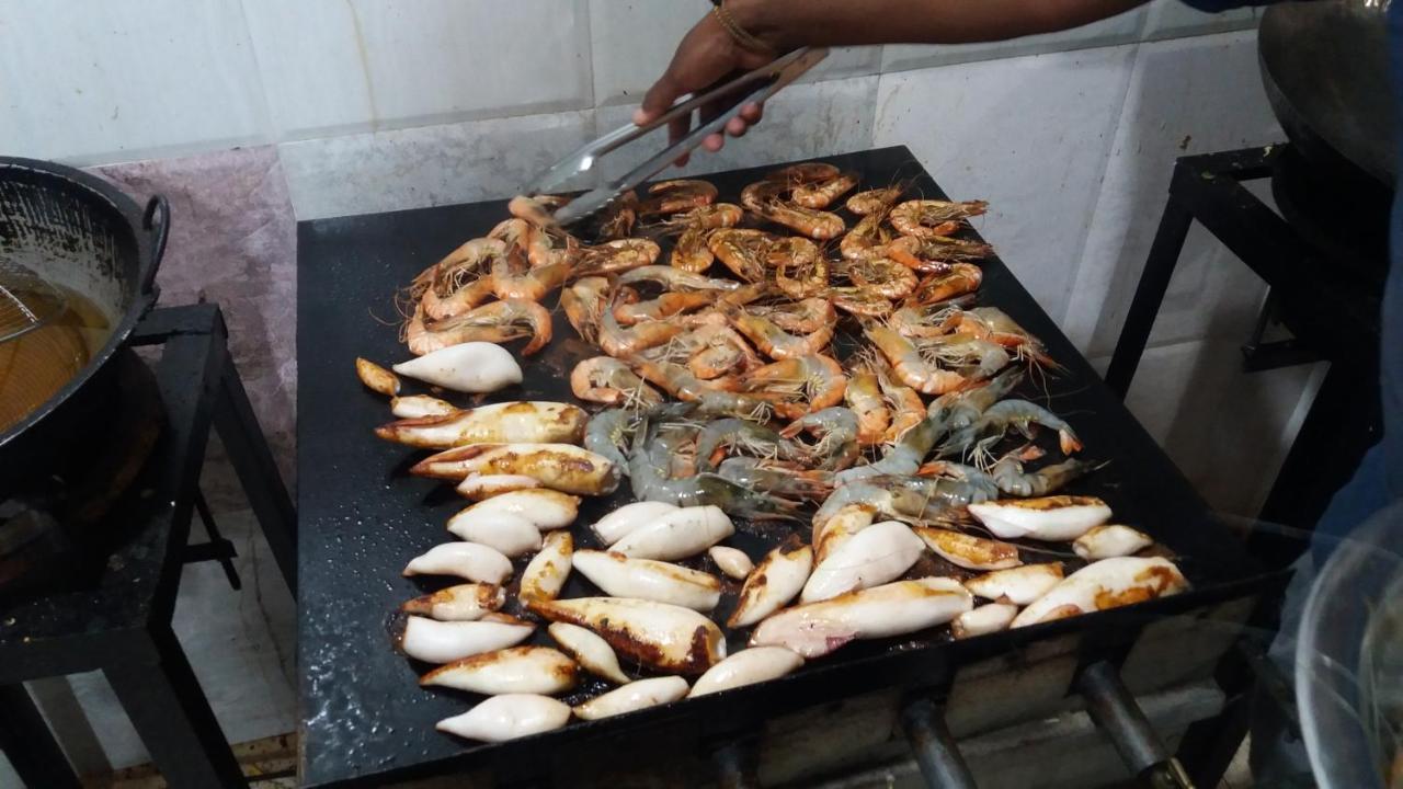 Shan Guest And Restaurant 尼拉瓦利 外观 照片