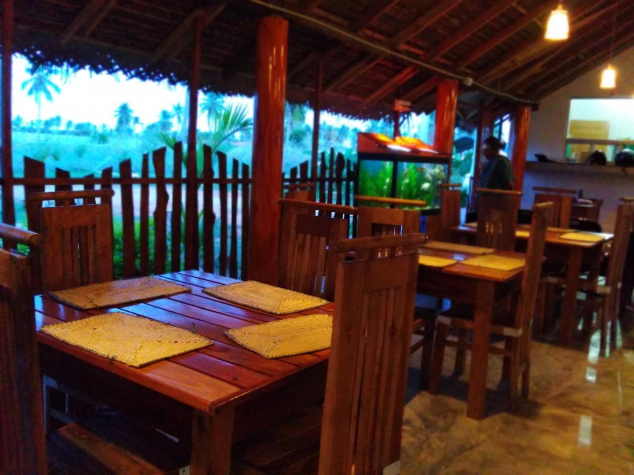 Shan Guest And Restaurant 尼拉瓦利 外观 照片